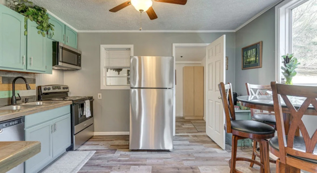 Коттедж Lovely Smoky Mountain Cottage w/ Deck + Views!