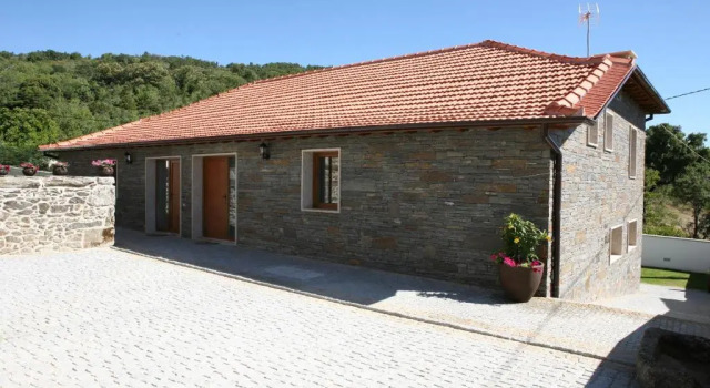 Коттедж с 3 комнатами с балконом и с красивым видом из окна Casa do Olival