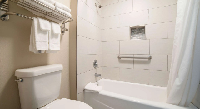 Четырёхместный номер Standard Econo Lodge Inn & Suites Corpus Christi