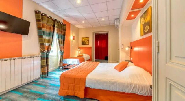Номер Superior Logis Hôtel La Commanderie de Champarey