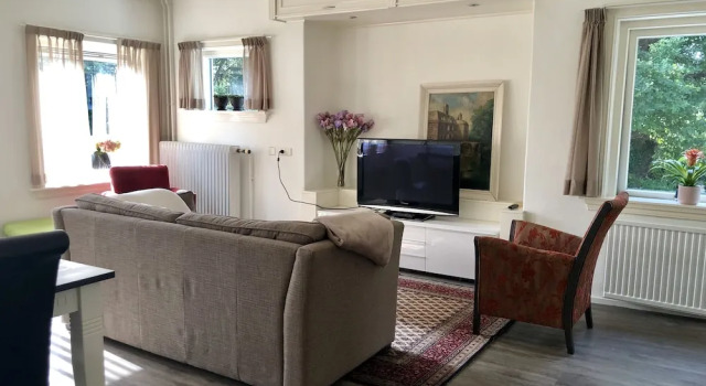 Апартаменты Royal с балконом Guesthouse Villa de Eikhof