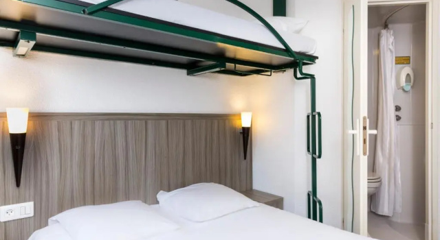 Standard Kolmen hengen Perhe huone Hôtel Cerise Béthune
