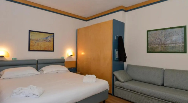 Трёхместный номер Deluxe с балконом Hotel Excelsior
