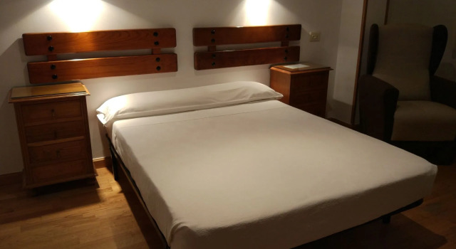 Hotel Los Perales, Забронировать Отель Пуэбла-де-Санабрия 