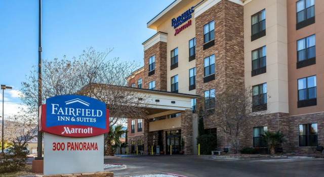 Fairfield Inn & Suites by Marriott Alamogordo, Varaa Hotelli Hotellit New Mexico pysäköinnillä, Pysäköinti