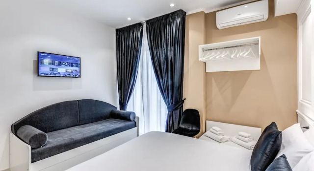 Spaccanapoli 22, Book Hotel Hoteller i Napoli med parkering, nær Naples Cathedral, Parkering