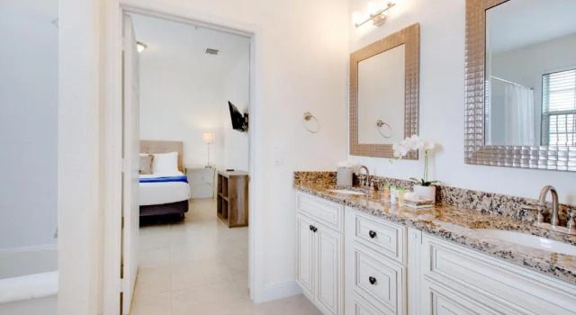 Updated Condo Near Conv Ctr, I-drive & Universal!, Rezerwuj Apartament Hotele w Kissimmee z basenem, Basen