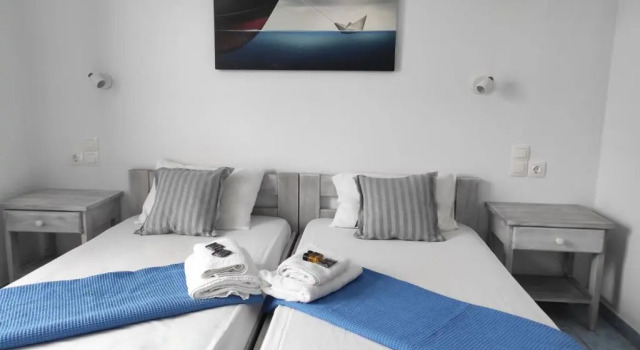 Студия Isalos Paros