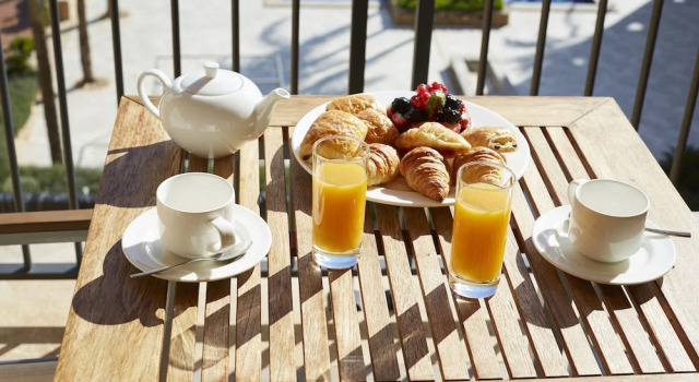 Полулюкс с балконом Insotel Fenicia Prestige Suites & Spa