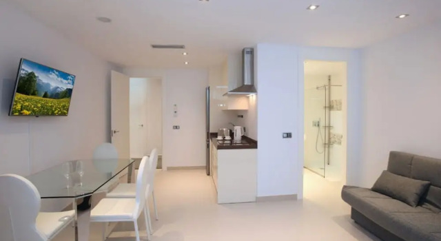 Villa - 5 Bedrooms with Pool, WiFi and Sea views - 105009, Забронировать Вилла Отели Альтеа с парковкой, рядом с Русская православная церковь Св. Архангела Михаила в Альтее, Парковка