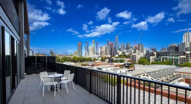 Апартаменты Premier с 2 комнатами с балконом и с видом на город The Marker Apartments Melbourne