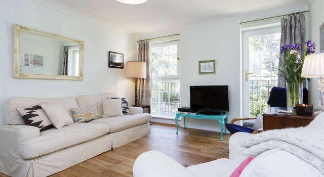 Veeve  3 Bed Flat With Parking Walford Road Stoke Newington