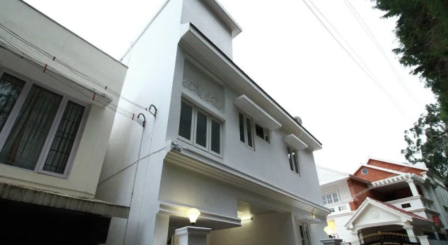 Oyo 15478 Lalana Residency
