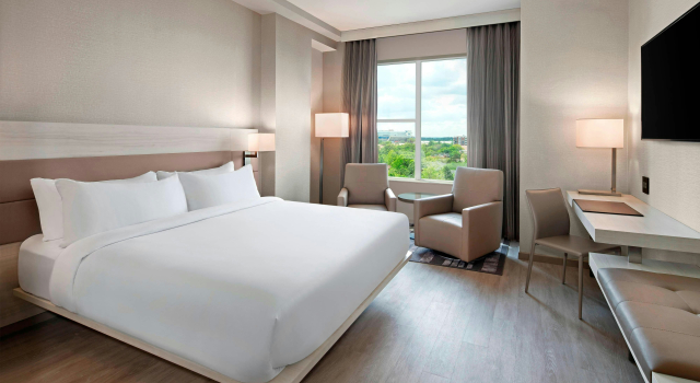 AC Hotel by Marriott Gainesville Downtown, Забронировать Отель Гейнсвилл штат Флорида