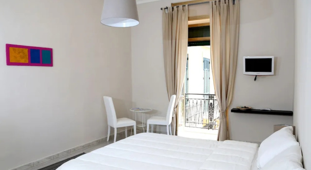 Апартаменты с 3 комнатами с балконом B&B City Center