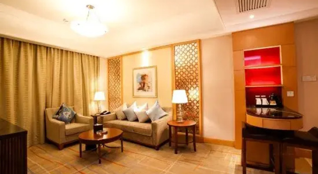 Люкс Executive Harbour City Hotel