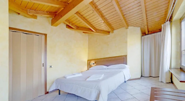 Двухместный номер Comfort с видом на озеро Hotel Grotto Bagat