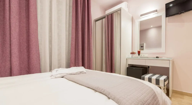 Одноместный номер Standard с балконом Angelica Hotel