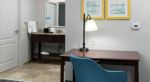 Люкс Hampton Inn & Suites Rochester-North