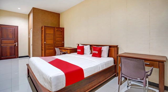Camera Deluxe OYO Pratama Dukuh Kupang Sub