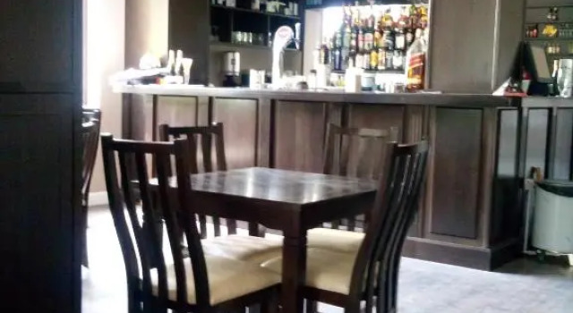 Pensiunea Clasic, Varaa Hotelli Hotellit Carpathians - Romania uima-altaalla, Uima-allas