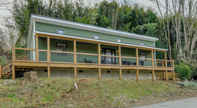Walk to Main St! Mtn-view Getaway in Waynesville, Забронировать Дом для отпуска Уэйнсвилл Аппалачи, рядом с Balsam Spa