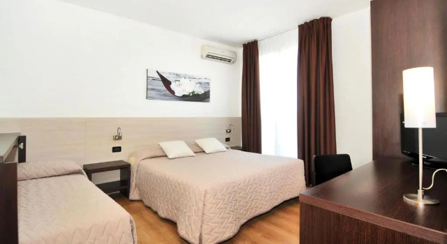 Семейный номер Standard с балконом и с частичным видом на море Hotel Levante