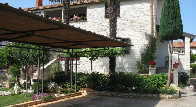 Апартаменты Apartments Villa Otilija