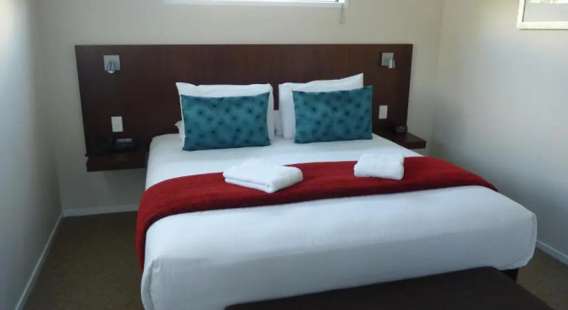 Апартаменты Executive Astra Motor Lodge