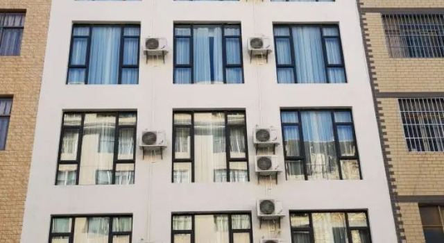 Qujing Blue Sea Light Luxury Hotel, Rezerwuj Hotel Hotele w Qujing z parkingiem, Parking