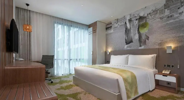 Двухместный номер Deluxe Holiday Inn & Suites Saigon Airport by IHG