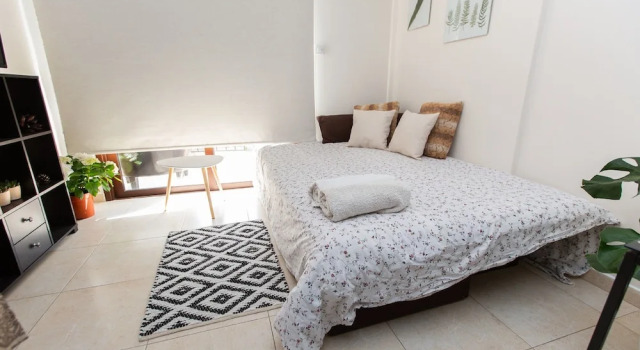 Апартаменты Laila's Comfortable City Apartment