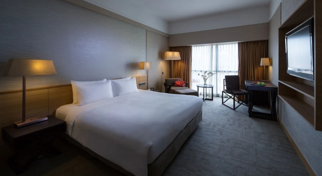 Havuz manzaralı Lüks çift kişilik oda Grand Mercure Roxy Hotel