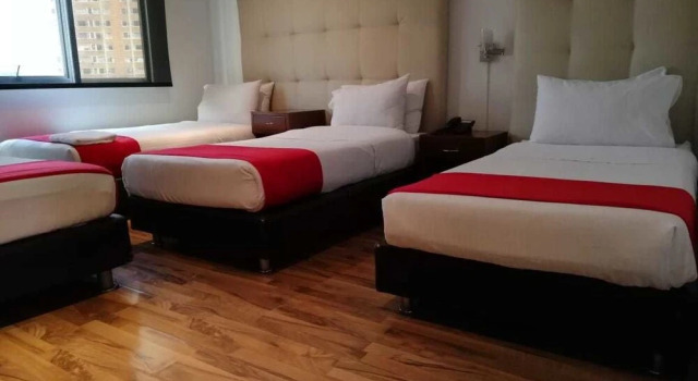 Четырёхместный номер Standard American Deluxe Hotel BC