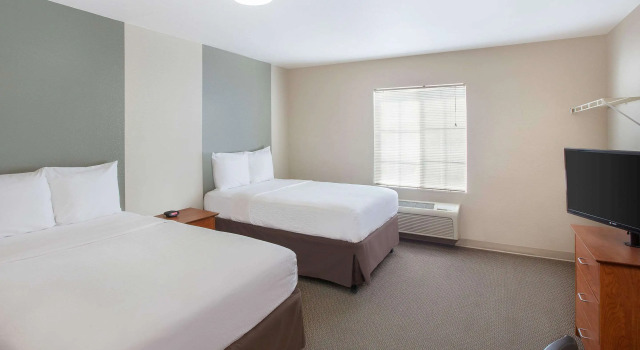 Четырёхместный номер Standard WoodSpring Suites Jacksonville Beach Blvd