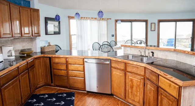 Dune Rose 3 Bedroom Cottage by RedAwning
