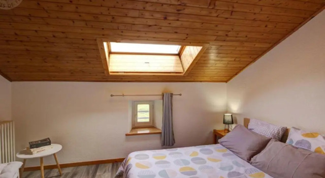 Gîte 3 Épis pour 4 Pers, Nature & Animaux Acceptés - FR-1-496-122, Book Hotel Apinac Auvergne