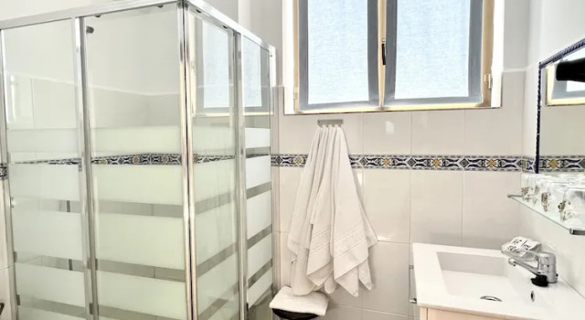 Четырёхместный номер Standard Hotel SanMar