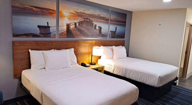 Standard Vierer Zimmer Days Inn by Wyndham Grayson