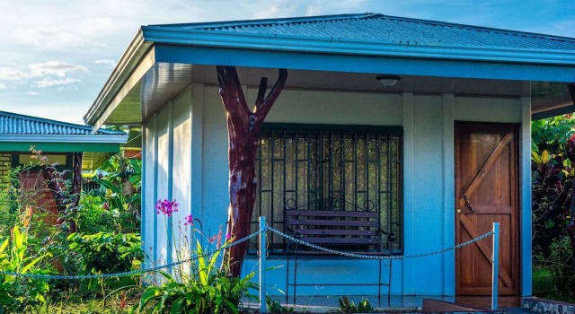 Rio Celeste Springs Blue Lodge, Prenota Bed & breakfast Hotel a Alajuela con parcheggio, Parcheggio