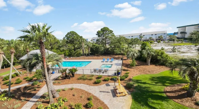 Summersalt 1 Bedroom Condo by RedAwning