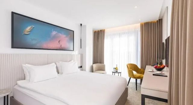 Семейный номер Deluxe с балконом Regnum Banya Thermal Hotel