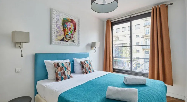 Superb 3 Bedroom Flat Center of Paris, Забронировать Апарт-отель Париж Иль-де-Франс, рядом с Станция метро Rambuteau
