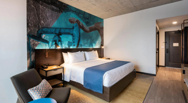 Двухместный номер Standard Hotel Indigo Tulsa DWTN - Entertainment Area by IHG