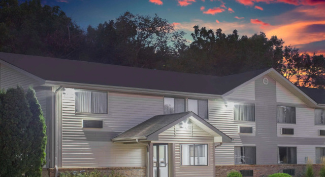 Super 8 by Wyndham Independence IA, Varaa Hotelli Independence Iowa
