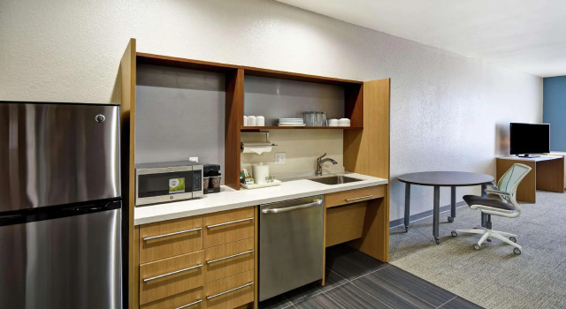 Четырёхместная студия Home2 Suites By Hilton Oklahoma City Airport