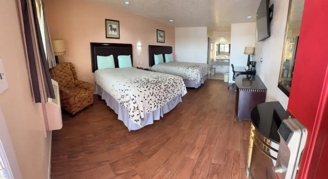 Четырёхместный номер Standard Denver City Motel