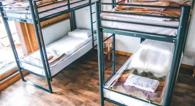 Кровать в общем номере с видом на горы Hideout Tignes - Hostel