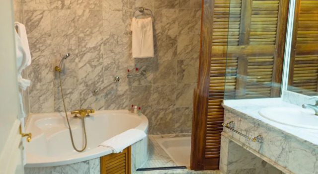 Двухместный номер Deluxe с балконом и с видом на город Hôtel Colbert Palace