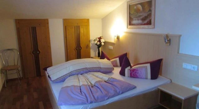Familienferienhaus Florentine, Rezerwuj Hotel Hotele w Tyrol z parkingiem, Parking